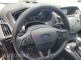 2016 Ford Focus SE Hatchback – miniatura 10