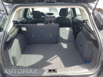 2016 Ford Focus SE Hatchback – miniatura 16