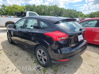 2016 Ford Focus SE Hatchback – miniatura 6