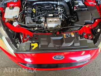 2016 Ford Focus SE Hatchback - miniatura 15