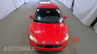 2016 Ford Focus SE Hatchback - miniatura 2