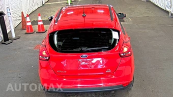 2016 Ford Focus SE Hatchback - miniatura 5