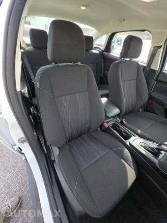 2016 Ford Focus SE Sedan – miniatura 19