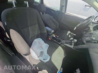 2016 Ford Focus SE Sedan - miniatura 15