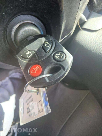 2016 Ford Focus SE Sedan - miniatura 5