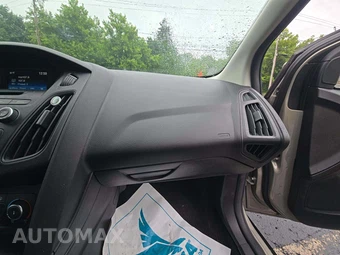 2016 Ford Focus SE Sedan – miniatura 19