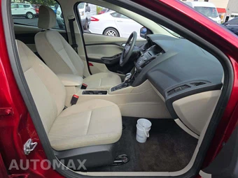 2016 Ford Focus SE Sedan - miniatura 18