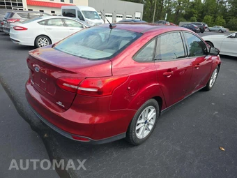 2016 Ford Focus SE Sedan - miniatura 3
