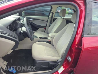 2016 Ford Focus SE Sedan - miniatura 6