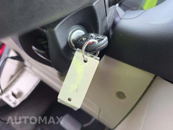 2016 Ford Focus SE Sedan - miniatura 8