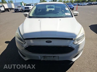 2016 Ford Focus SE Sedan - miniatura 2