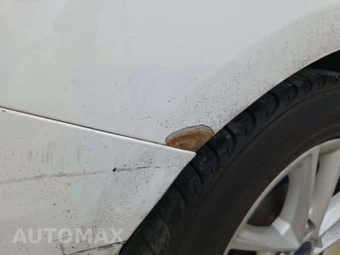 2016 Ford Focus SE Sedan – miniatura 26