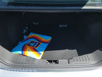 2016 Ford Focus SE Sedan – miniatura 16