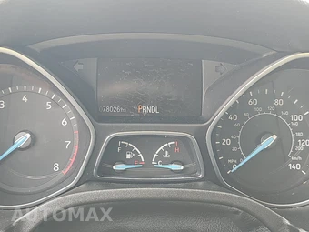 2016 Ford Focus SE Sedan – miniatura 12