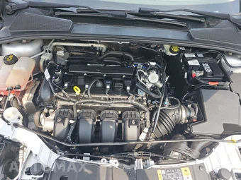 2016 Ford Focus SE Sedan – miniatura 15