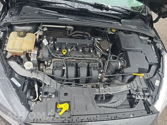 2016 Ford Focus SE Sedan – miniatura 15