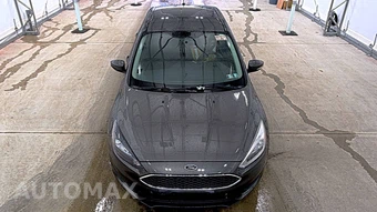 2016 Ford Focus SE Sedan – miniatura 2
