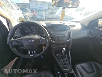 2016 Ford Focus SE Sedan – miniatura 11