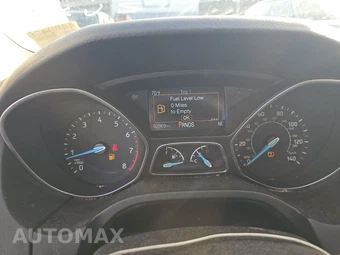 2016 Ford Focus SE Sedan – miniatura 12