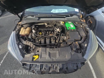 2016 Ford Focus SE Sedan – miniatura 15