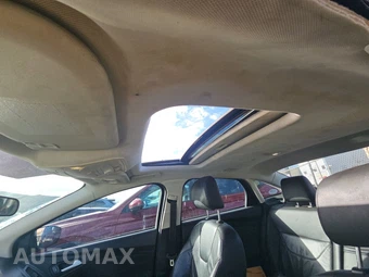 2016 Ford Focus SE Sedan – miniatura 19