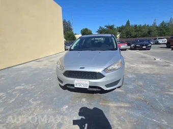 2016 Ford Focus SE Sedan – miniatura 2