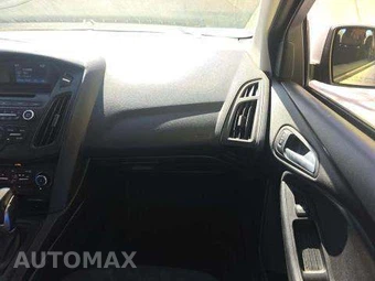 2016 Ford Focus SE Sedan – miniatura 20