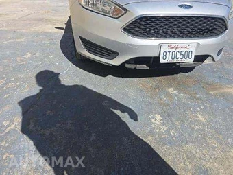 2016 Ford Focus SE Sedan – miniatura 25