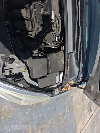 2016 Ford Focus SE Sedan – miniatura 40