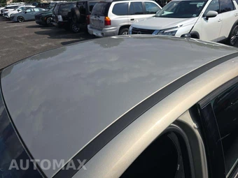 2016 Ford Focus SE Sedan – miniatura 12