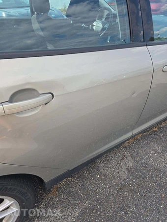 2016 Ford Focus SE Sedan – miniatura 24