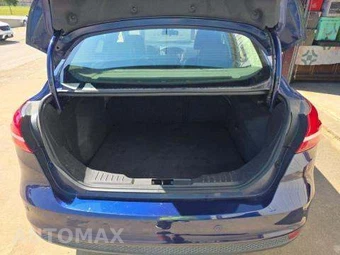 2016 Ford Focus SE Sedan – miniatura 14