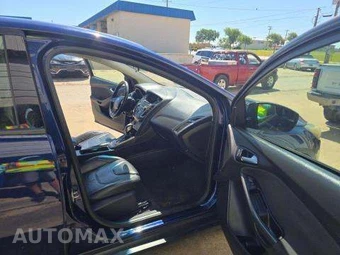 2016 Ford Focus SE Sedan – miniatura 18