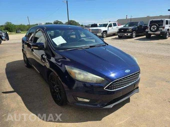 2016 Ford Focus SE Sedan – miniatura 4