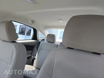 2016 Ford Focus SE Sedan – miniatura 22