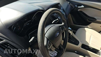 2016 Ford Focus SE Sedan – miniatura 30