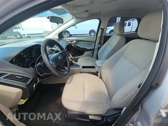 2016 Ford Focus SE Sedan – miniatura 7