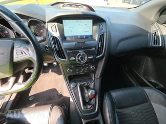 2016 Ford Focus ST Hatchback - miniatura 11