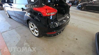 2016 Ford Focus ST Hatchback - miniatura 32