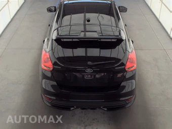 2016 Ford Focus ST Hatchback - miniatura 5