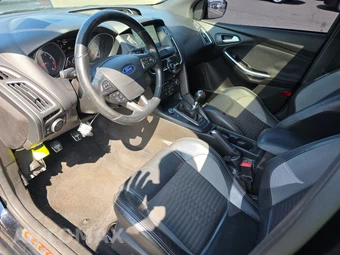 2016 Ford Focus ST Hatchback - miniatura 7