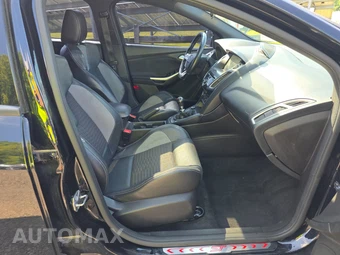 2016 Ford Focus ST Hatchback - miniatura 8