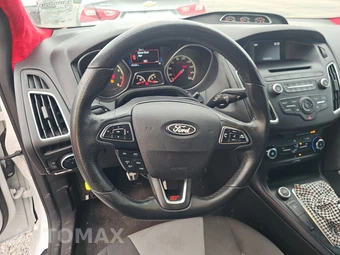 2016 Ford Focus ST Hatchback - miniatura 10