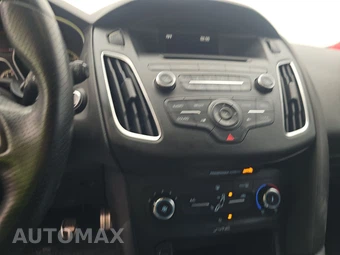 2016 Ford Focus ST Hatchback - miniatura 11