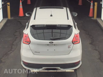 2016 Ford Focus ST Hatchback - miniatura 5