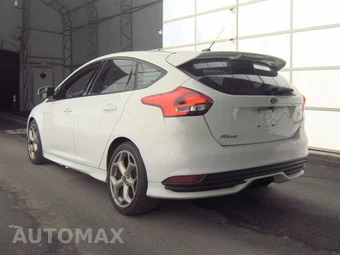 2016 Ford Focus ST Hatchback - miniatura 6