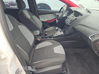 2016 Ford Focus ST Hatchback - miniatura 8