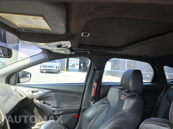 2016 Ford Focus ST Hatchback – miniatura 17