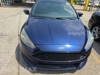 2016 Ford Focus ST Hatchback – miniatura 2