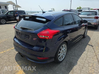 2016 Ford Focus ST Hatchback – miniatura 4